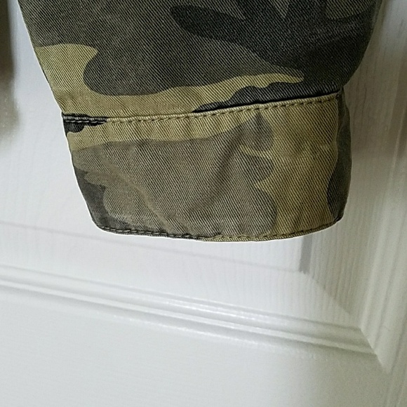 Long sleeve Army type shirt, size Small - Picture 4 of 6